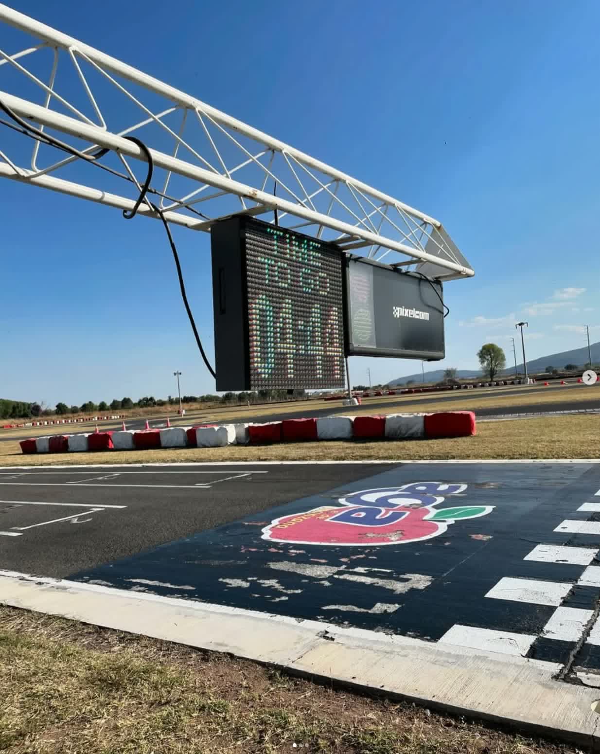 Time to go, Pista