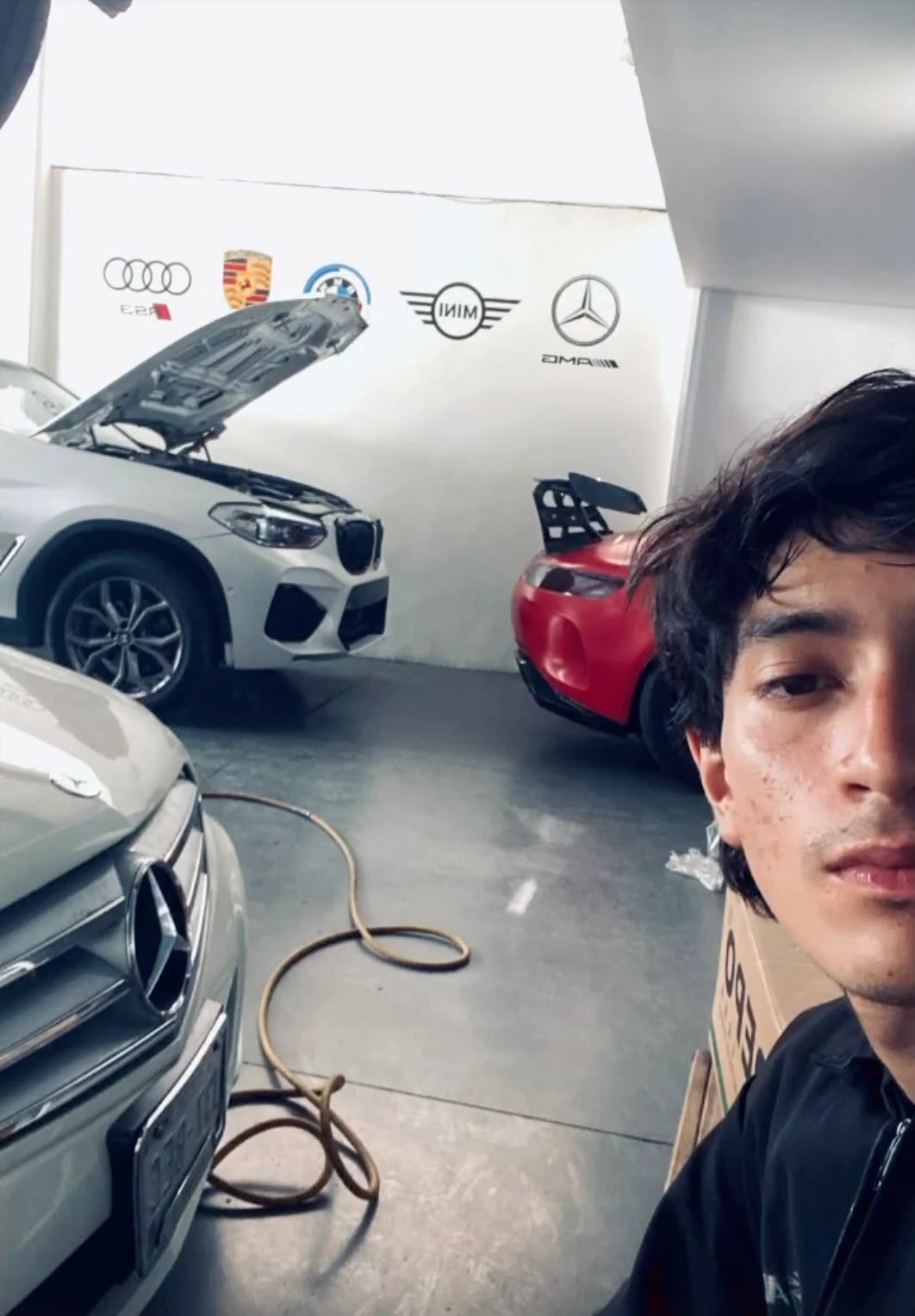 El taller, X3, GLA y la pared de las cinco marcas